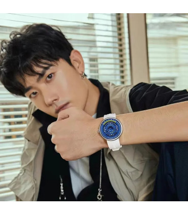 veilleuse, unique, mode 2025, quartz, montre homme, silicone, innovation